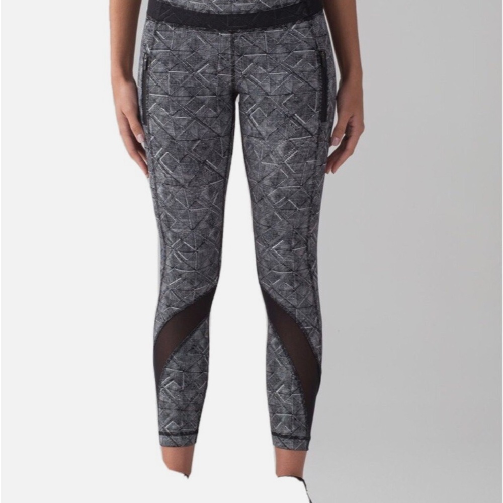 LULULEMON Inspire II Tights Formation Alpine White/Black Size: 4 - Picture 5 of 6